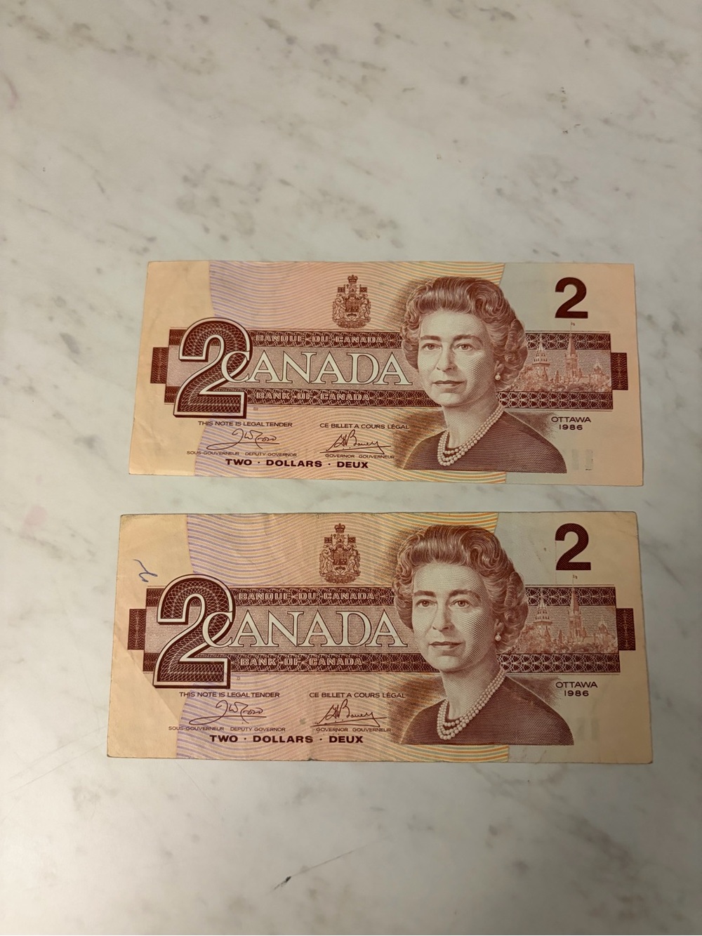 1986 2 set - Vintage Canada Two Dollar Banknotes - circulated